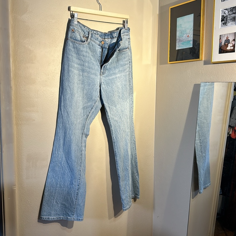 EUC J. Crew full length Demi boot light wash denim jeans sz 30 distress pleats